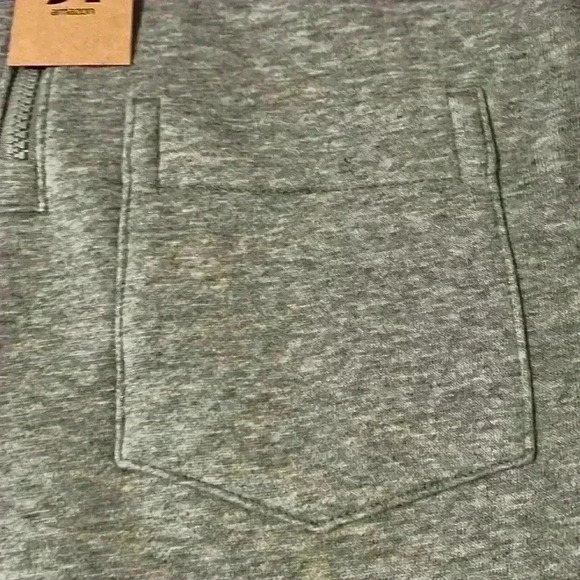 Amazon Aware Men's Fleece Half Zip Sweatshirt - Picture 4 of 6